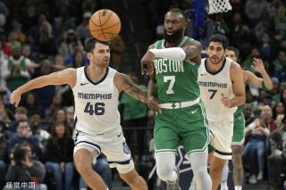 在与灰熊的 在与灰熊的