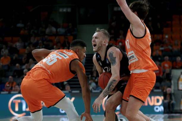 品牌与现金 品牌与现金